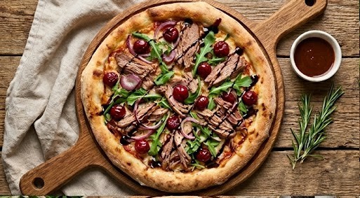 Піца з качкою та вишнею ★