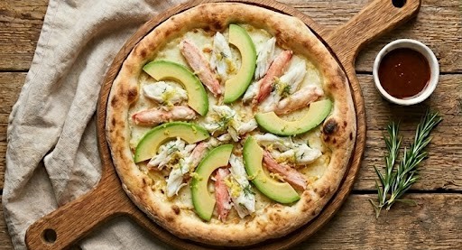 Піца з крабом та авокадо ★