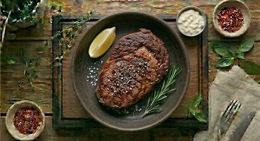 Яловичий стейк з розмарином