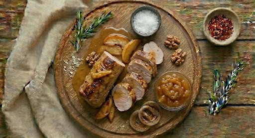 Свинина з яблуками