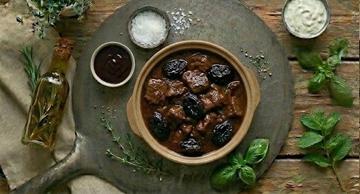 Яловичина з чорносливом