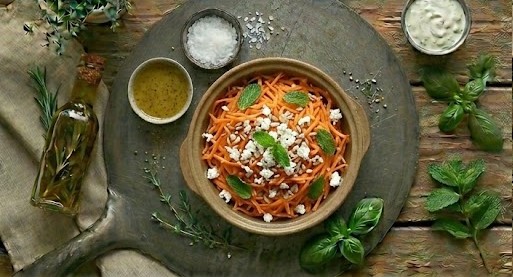 Салат з морквою та сиром