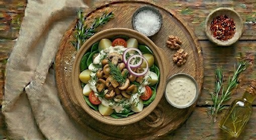 Салат з печерицями