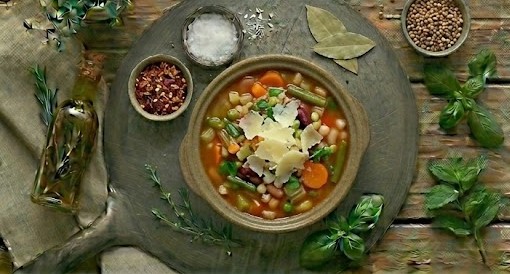 Мінестроне з пармезаном